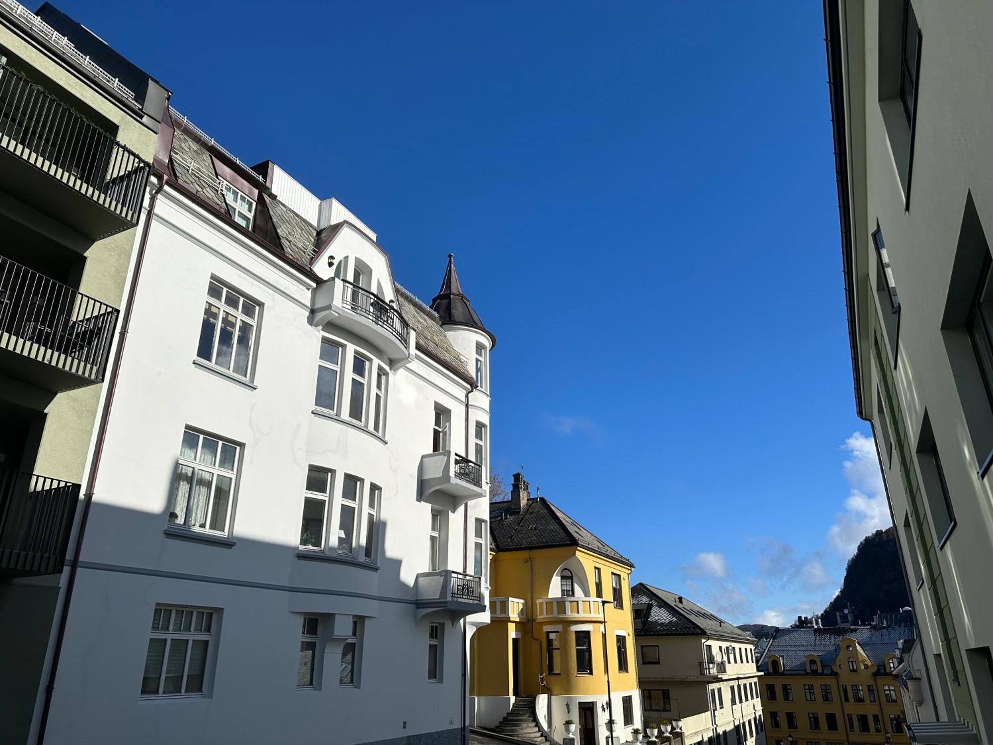Stylish Big Jugend Art Nouveau Apartment With Balcony Heart Of Ålesund Eksteriør billede