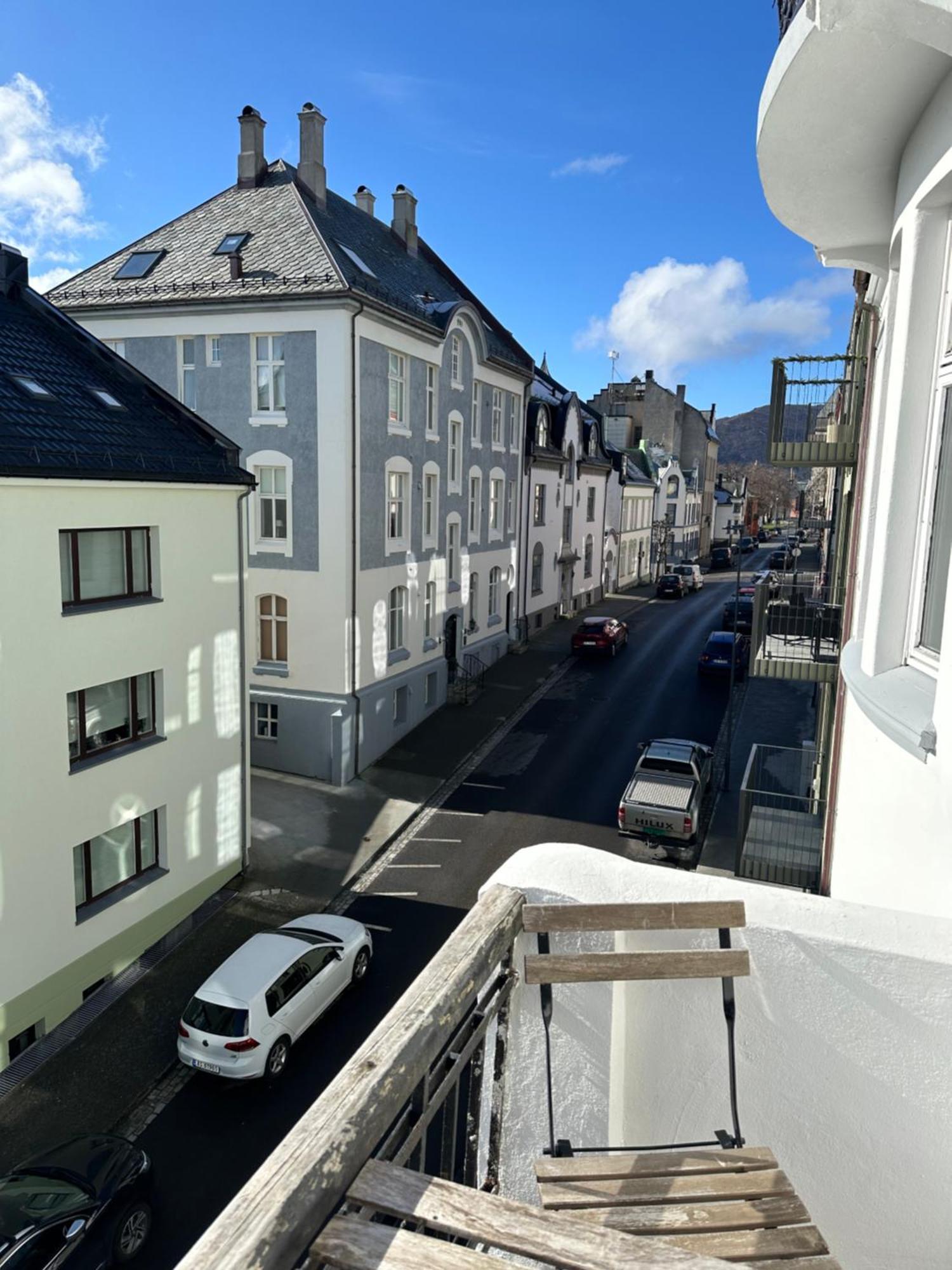 Stylish Big Jugend Art Nouveau Apartment With Balcony Heart Of Ålesund Eksteriør billede
