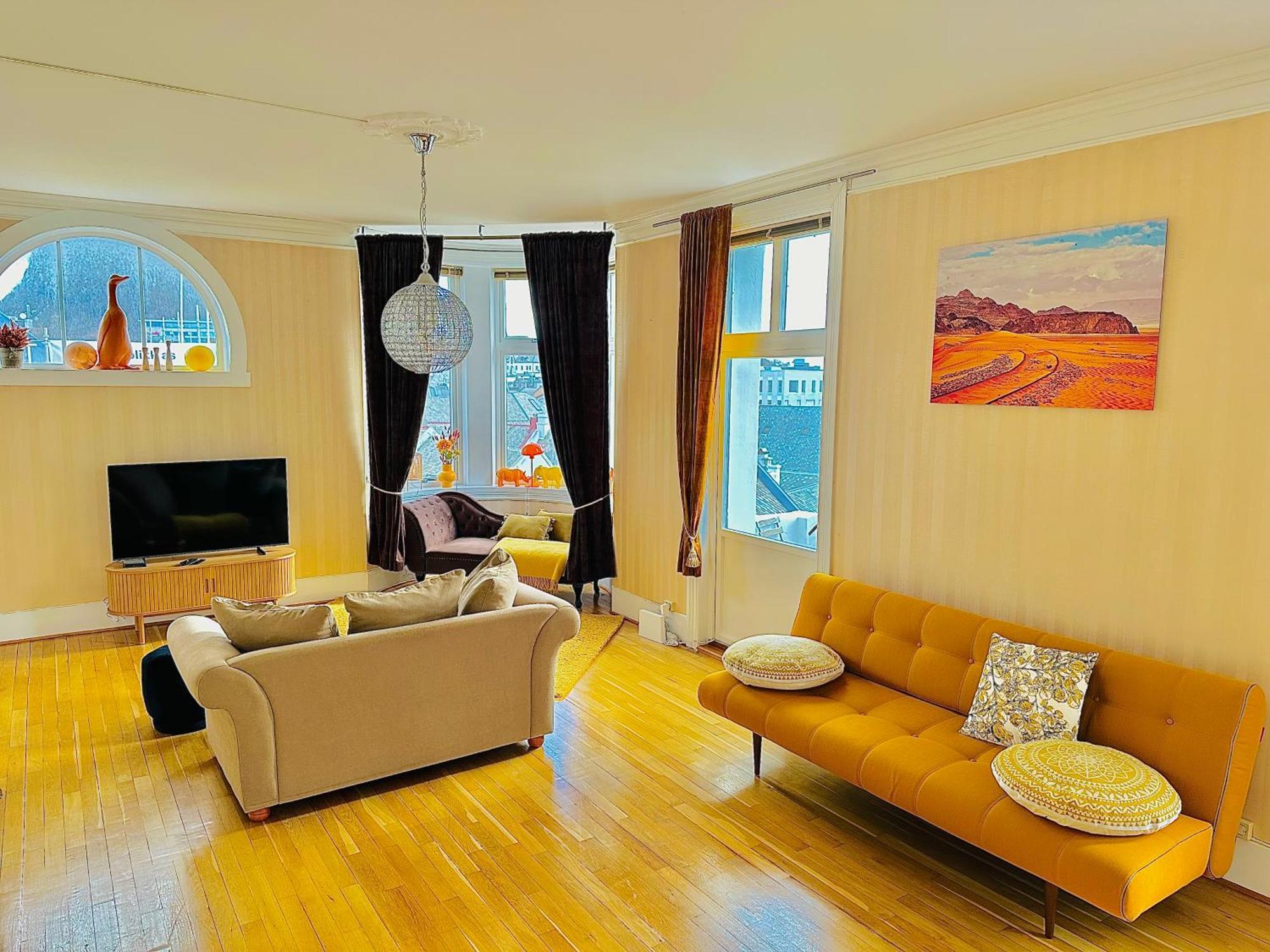Stylish Big Jugend Art Nouveau Apartment With Balcony Heart Of Ålesund Eksteriør billede